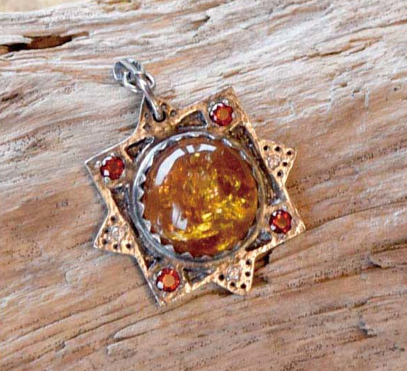 琥珀・ガーネット