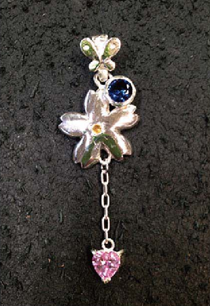 桜ピンブローチ（ブルーサファイア、ピンクサファイア）