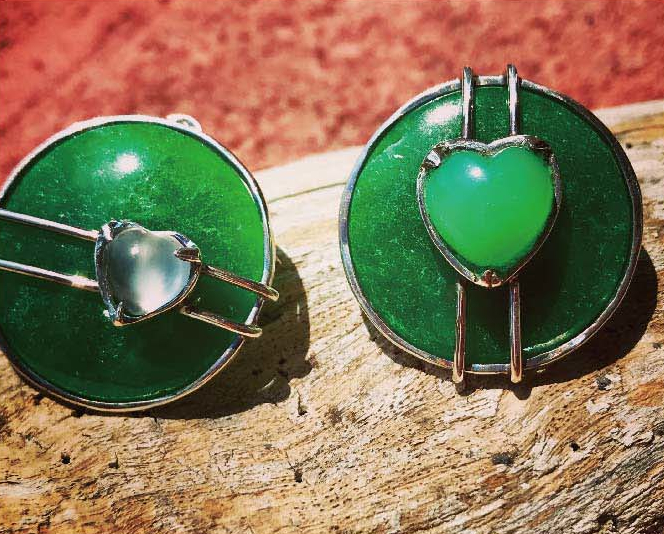 緑メノウonハートのヒスイ、ハートのムーンストーンイヤリング